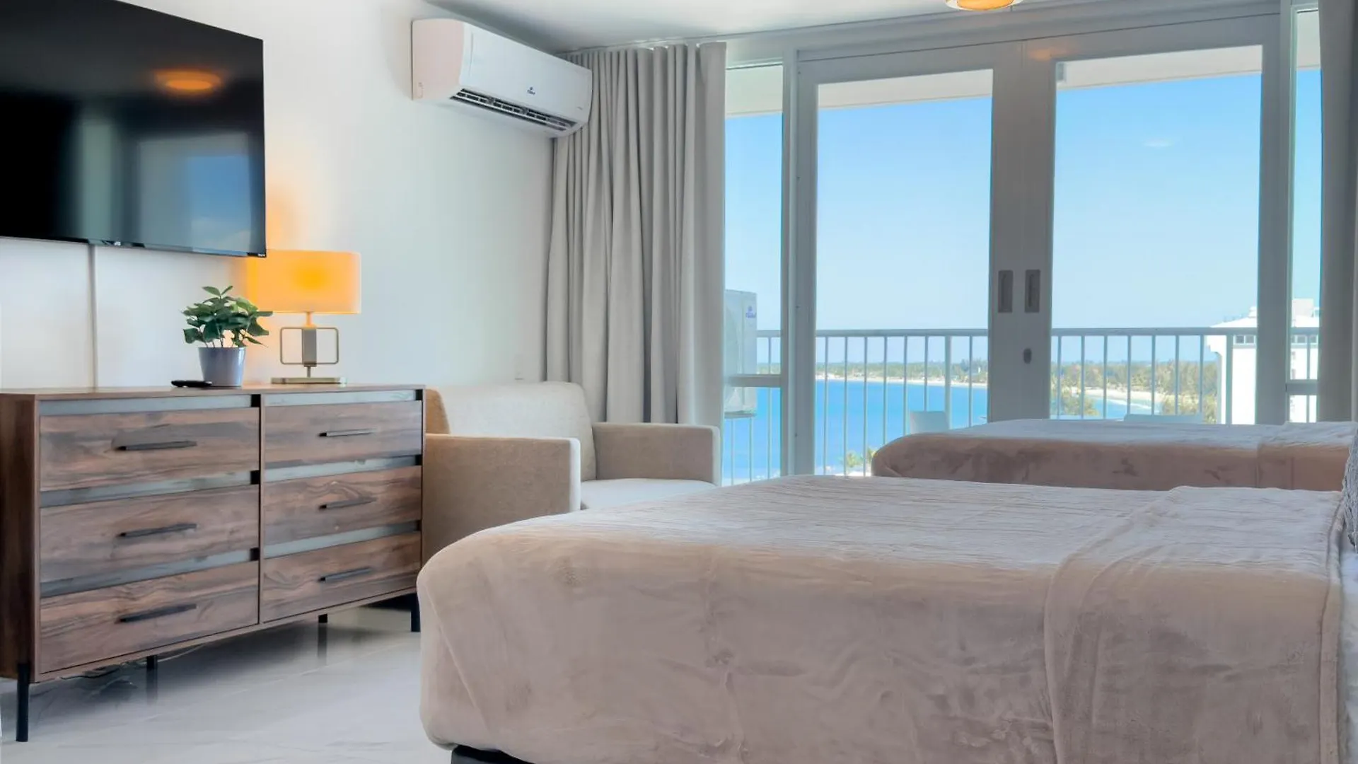 Esj Towers By Chana San Juan Aparthotel